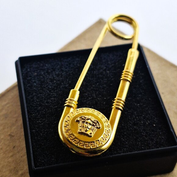 Versace Safety Pin Lion Head Gold Brooch - Picture 1 of 5